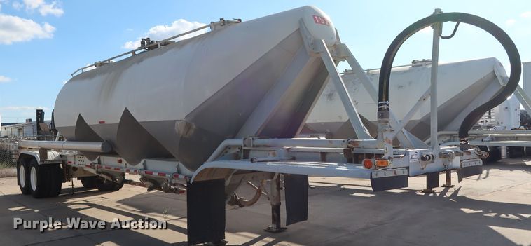 image for item DG7002 1991 Fruehauf HAB-F2-J1000 pneumatic dry bulk trailer