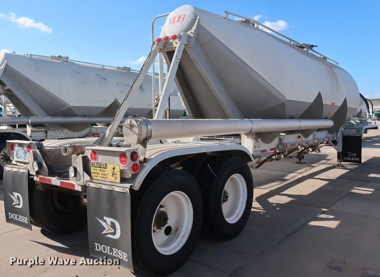 image for item DG7002 1991 Fruehauf HAB-F2-J1000 pneumatic dry bulk trailer