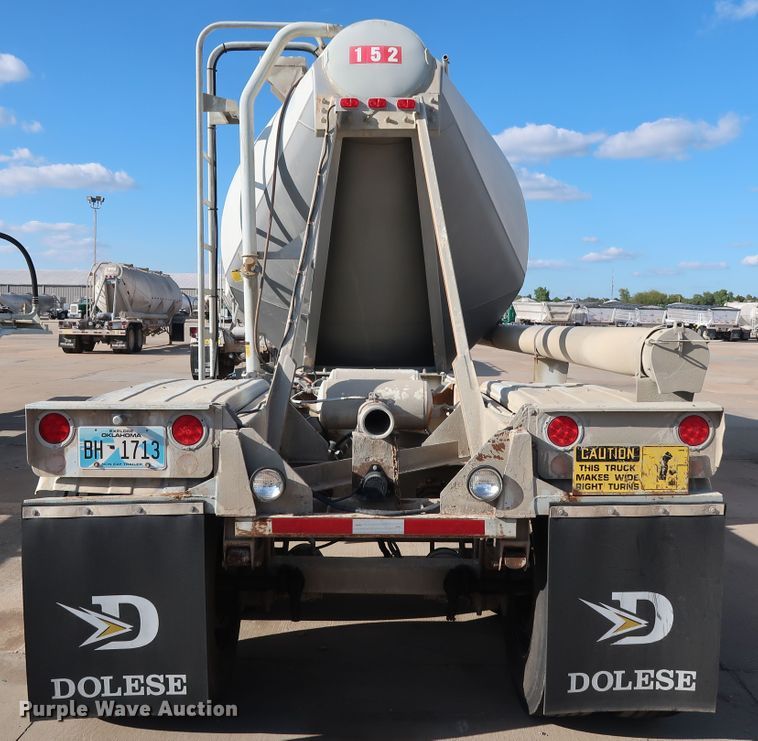 image for item DG7002 1991 Fruehauf HAB-F2-J1000 pneumatic dry bulk trailer