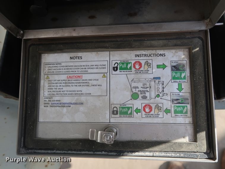 image for item DG7002 1991 Fruehauf HAB-F2-J1000 pneumatic dry bulk trailer