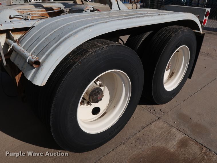 image for item DG7002 1991 Fruehauf HAB-F2-J1000 pneumatic dry bulk trailer