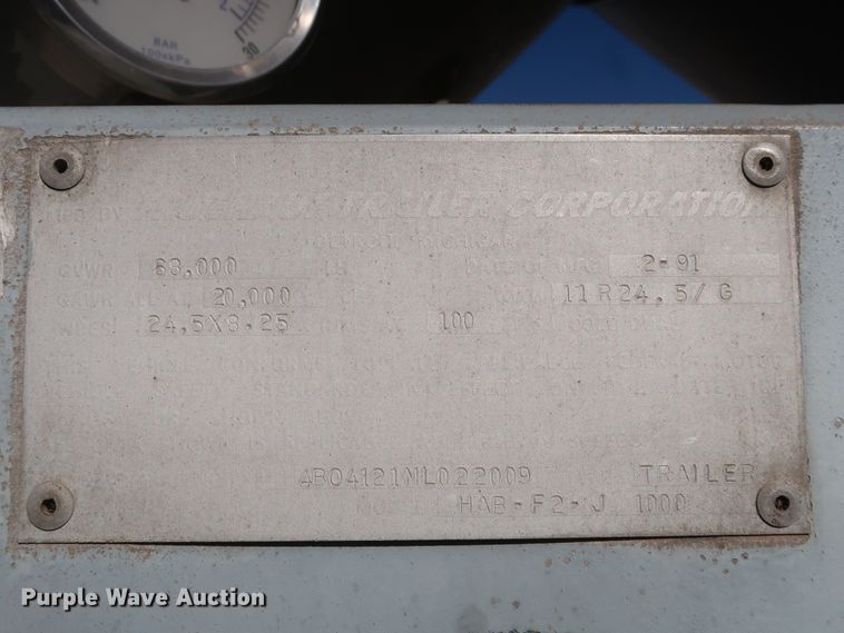 image for item DG7002 1991 Fruehauf HAB-F2-J1000 pneumatic dry bulk trailer