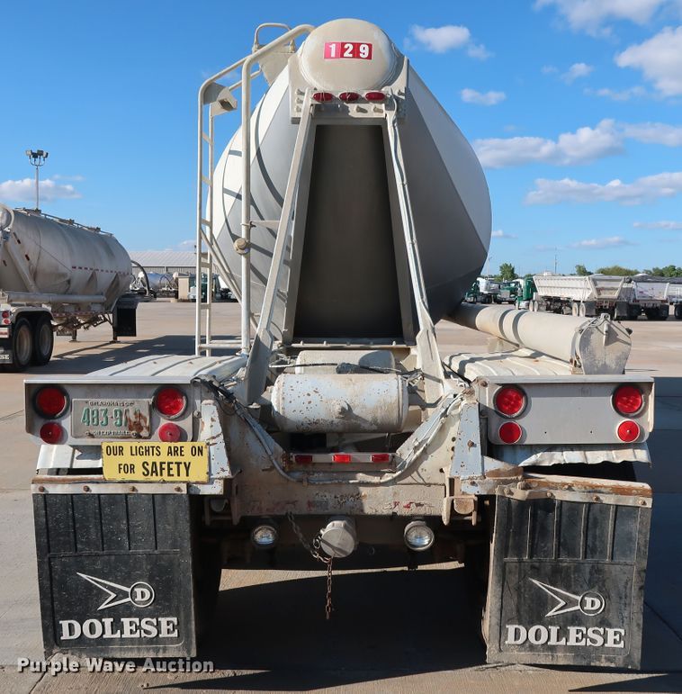 image for item DG7003 1984 Hobbs HAB-F2-J-1000 pneumatic dry bulk trailer