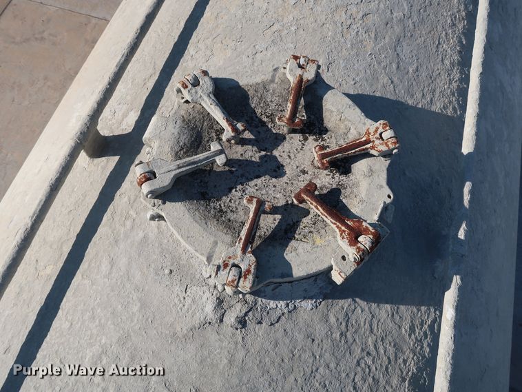 image for item DG7003 1984 Hobbs HAB-F2-J-1000 pneumatic dry bulk trailer