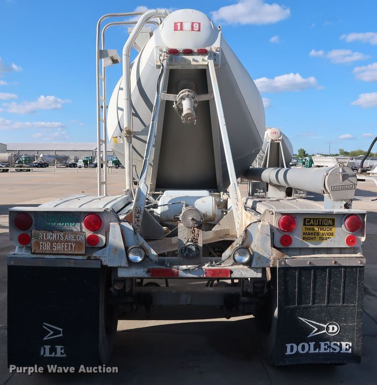 image for item DG7004 1991 Fruehauf HAB-F2-J1000 pneumatic dry bulk trailer