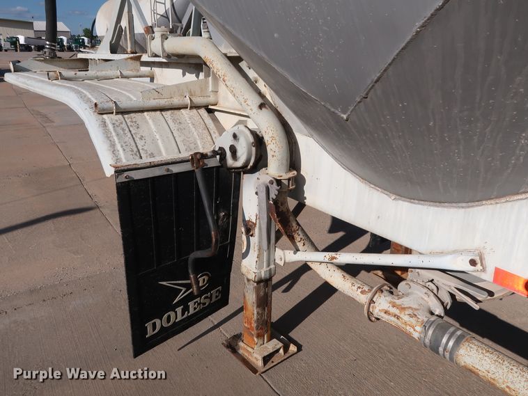 image for item DG7004 1991 Fruehauf HAB-F2-J1000 pneumatic dry bulk trailer