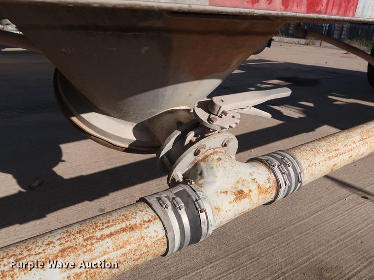 image for item DG7004 1991 Fruehauf HAB-F2-J1000 pneumatic dry bulk trailer