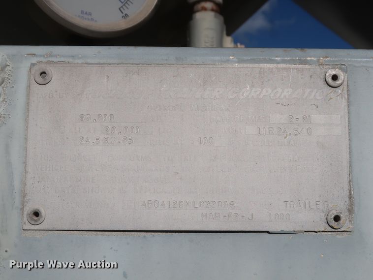 image for item DG7004 1991 Fruehauf HAB-F2-J1000 pneumatic dry bulk trailer