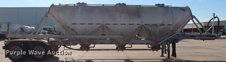 image for item DG7005 1998 Fruehauf HAB-T2-J1000X pneumatic dry bulk trailer
