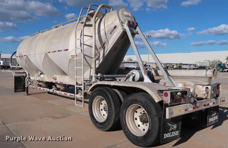 image for item DG7005 1998 Fruehauf HAB-T2-J1000X pneumatic dry bulk trailer