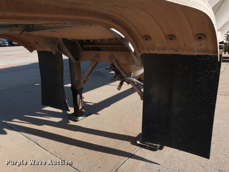 image for item DG7005 1998 Fruehauf HAB-T2-J1000X pneumatic dry bulk trailer