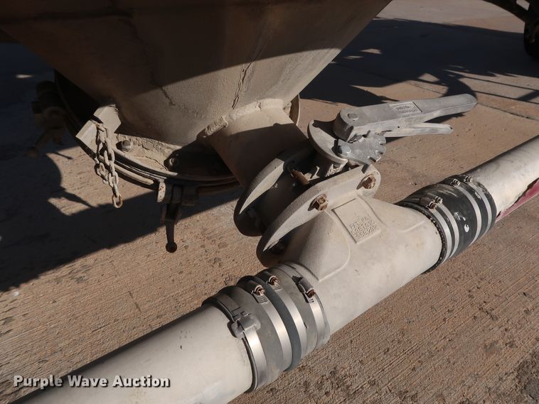 image for item DG7005 1998 Fruehauf HAB-T2-J1000X pneumatic dry bulk trailer