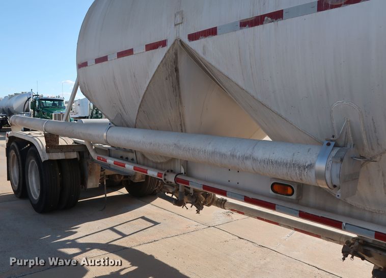 image for item DG7005 1998 Fruehauf HAB-T2-J1000X pneumatic dry bulk trailer