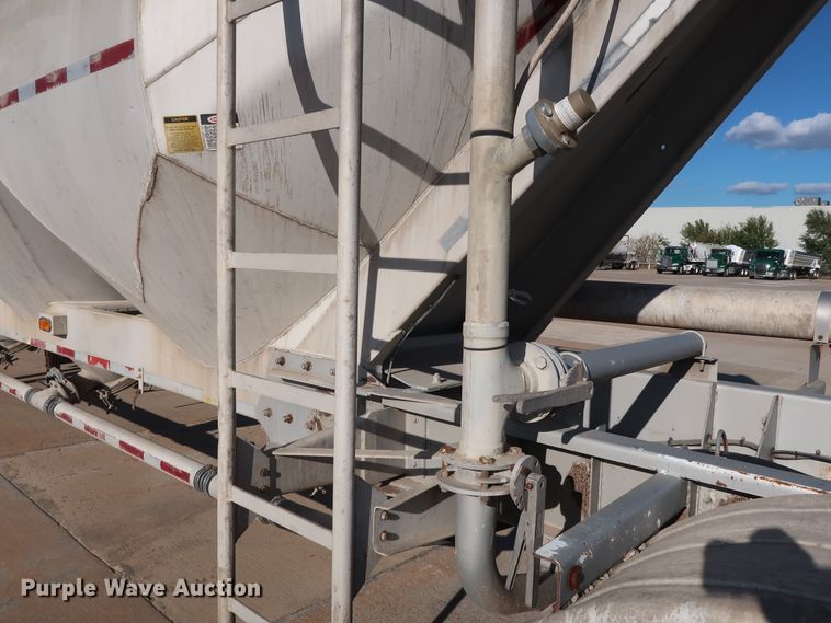 image for item DG7005 1998 Fruehauf HAB-T2-J1000X pneumatic dry bulk trailer