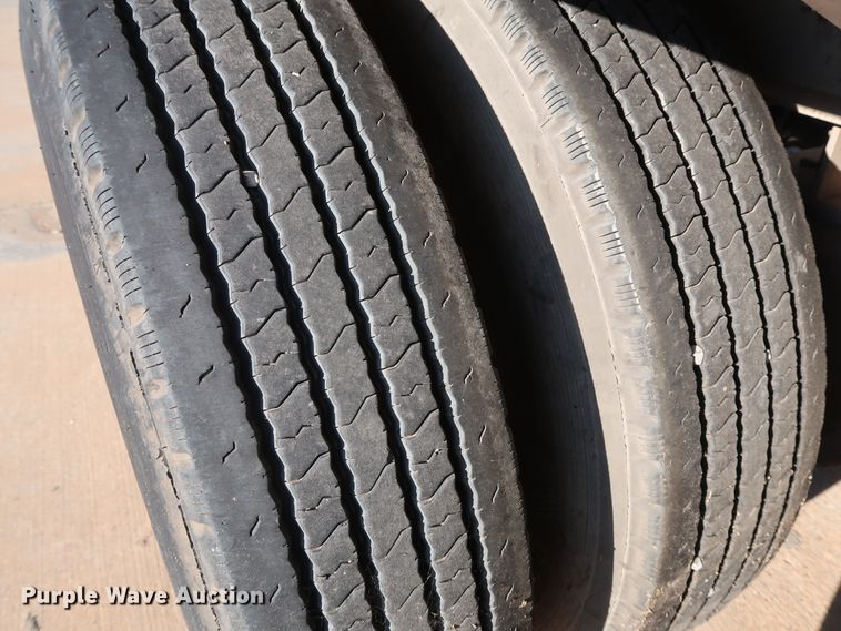 image for item DG7005 1998 Fruehauf HAB-T2-J1000X pneumatic dry bulk trailer