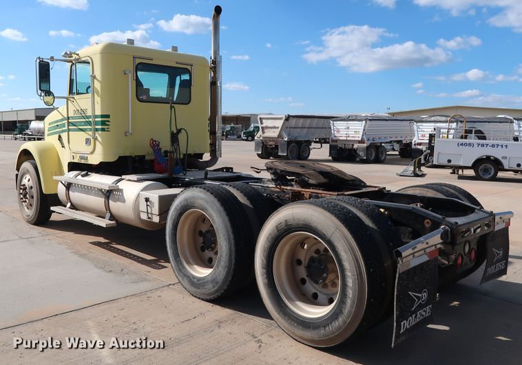 image for item DG7006 2009 Freightliner FLD semi truck