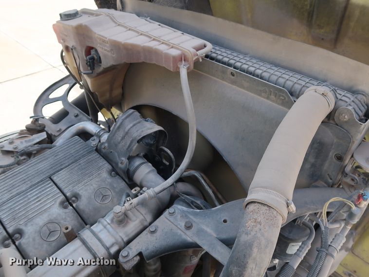 image for item DG7006 2009 Freightliner FLD semi truck