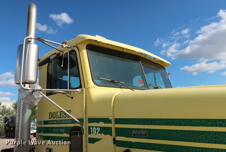 image for item DG7006 2009 Freightliner FLD semi truck