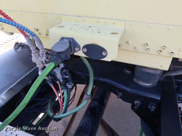 image for item DG7006 2009 Freightliner FLD semi truck