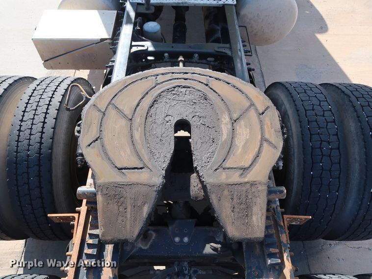 image for item DG7006 2009 Freightliner FLD semi truck