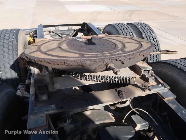 image for item DG7006 2009 Freightliner FLD semi truck