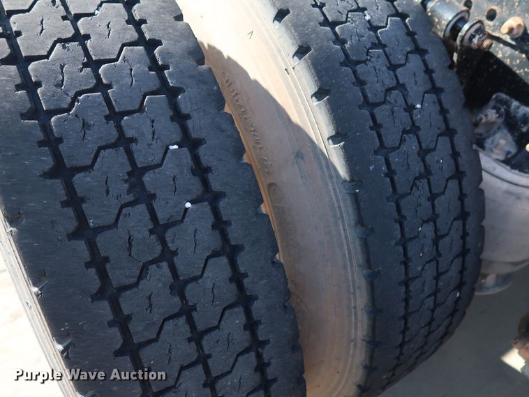 image for item DG7006 2009 Freightliner FLD semi truck