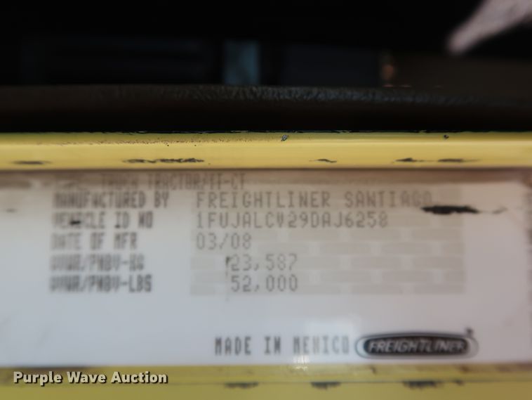 image for item DG7006 2009 Freightliner FLD semi truck