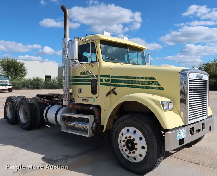 image for item DG7007 2008 Freightliner FLD semi truck