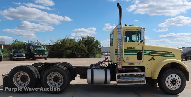 image for item DG7007 2008 Freightliner FLD semi truck