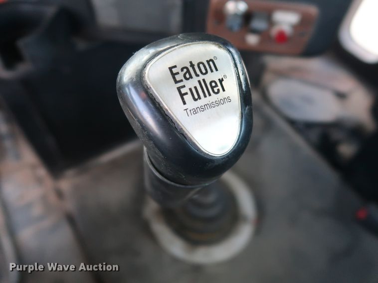 image for item DG7007 2008 Freightliner FLD semi truck