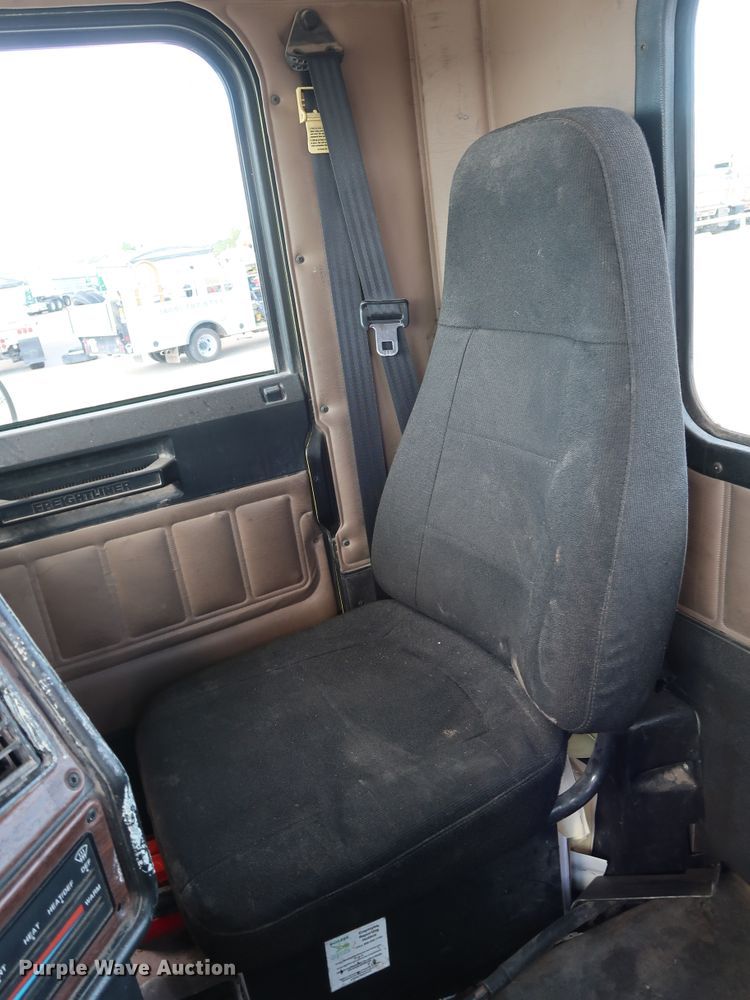 image for item DG7007 2008 Freightliner FLD semi truck