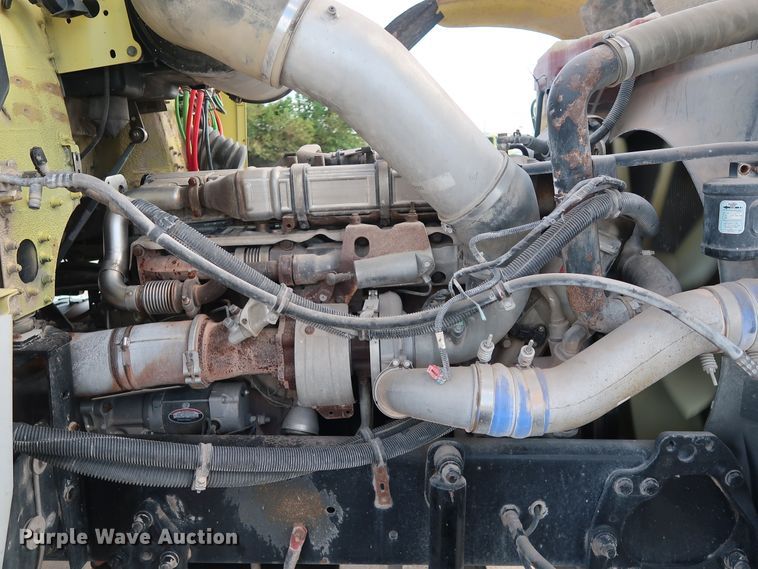 image for item DG7007 2008 Freightliner FLD semi truck