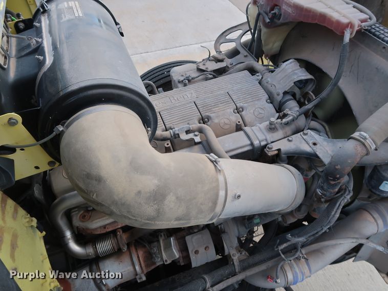 image for item DG7007 2008 Freightliner FLD semi truck