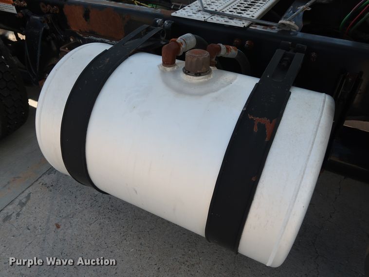 image for item DG7007 2008 Freightliner FLD semi truck