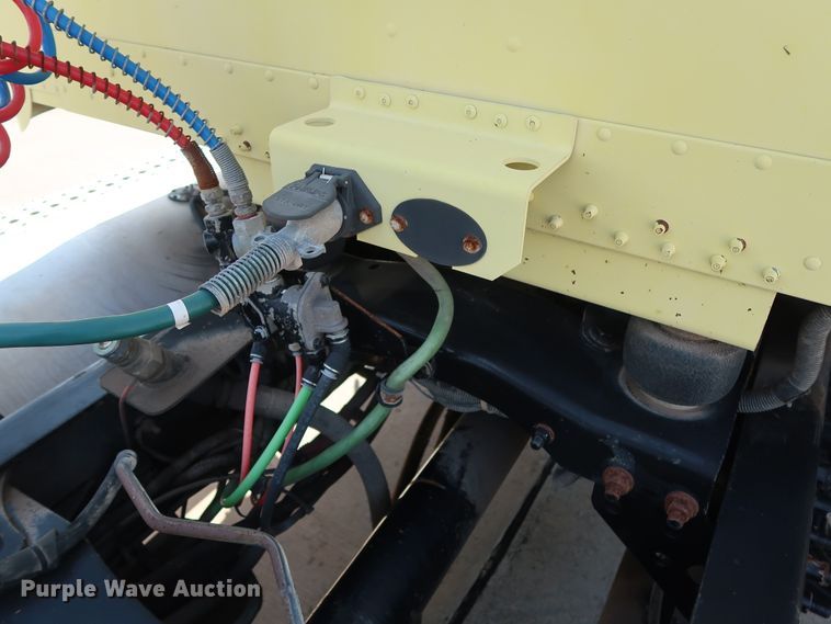 image for item DG7007 2008 Freightliner FLD semi truck