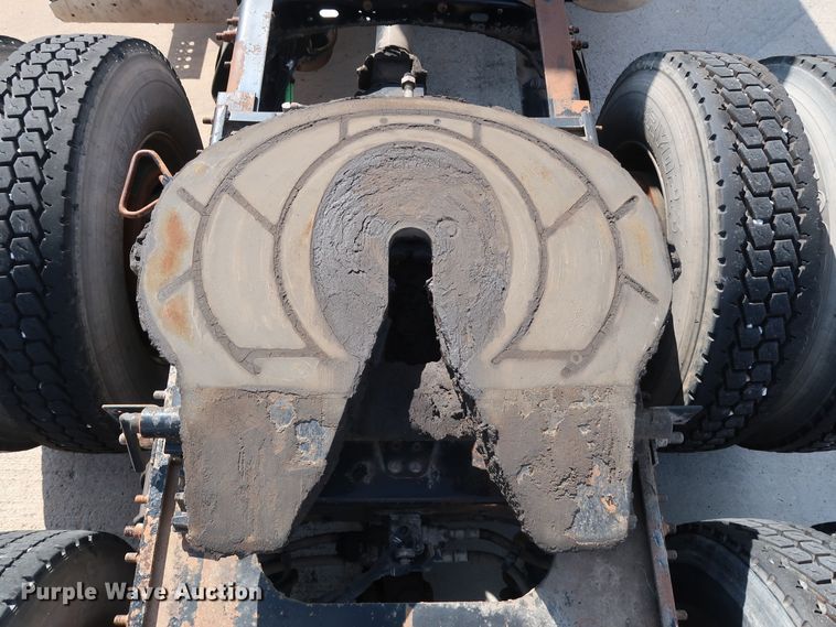 image for item DG7007 2008 Freightliner FLD semi truck