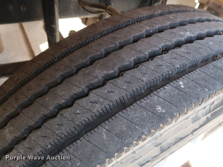 image for item DG7007 2008 Freightliner FLD semi truck