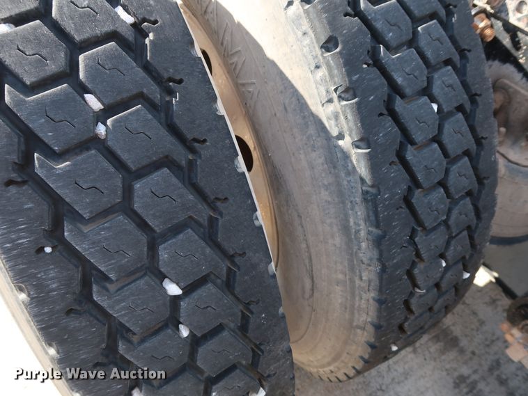 image for item DG7007 2008 Freightliner FLD semi truck