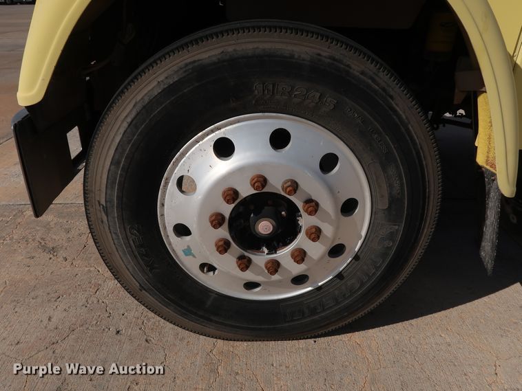 image for item DG7007 2008 Freightliner FLD semi truck