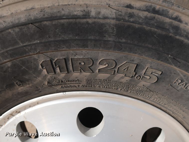 image for item DG7007 2008 Freightliner FLD semi truck