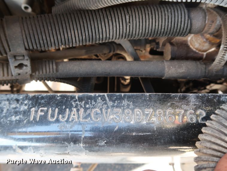 image for item DG7007 2008 Freightliner FLD semi truck