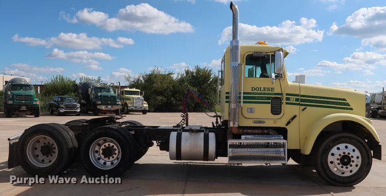 image for item DG7008 2008 Freightliner FLD semi truck