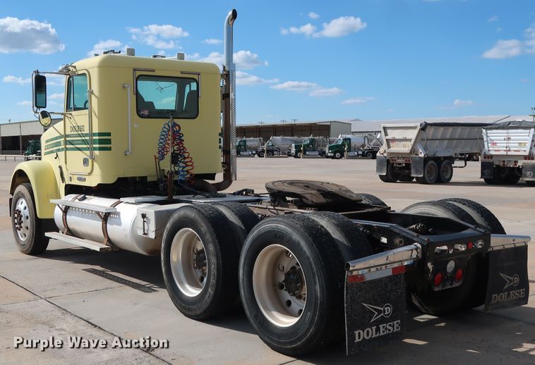 image for item DG7008 2008 Freightliner FLD semi truck