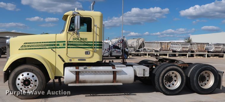 image for item DG7008 2008 Freightliner FLD semi truck