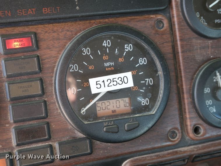 image for item DG7008 2008 Freightliner FLD semi truck