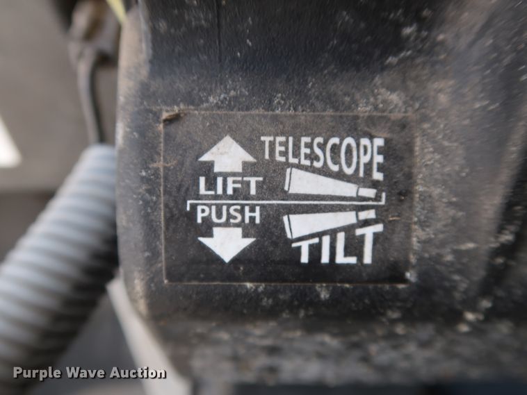 image for item DG7008 2008 Freightliner FLD semi truck