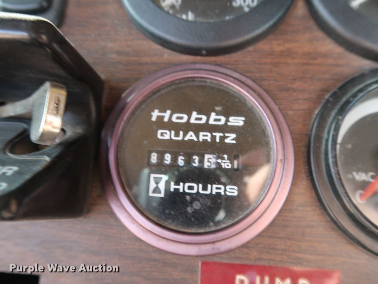 image for item DG7008 2008 Freightliner FLD semi truck