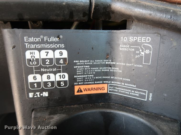 image for item DG7008 2008 Freightliner FLD semi truck