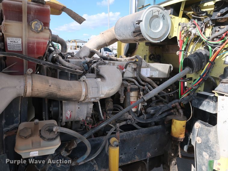 image for item DG7008 2008 Freightliner FLD semi truck