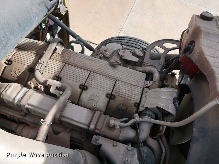 image for item DG7008 2008 Freightliner FLD semi truck